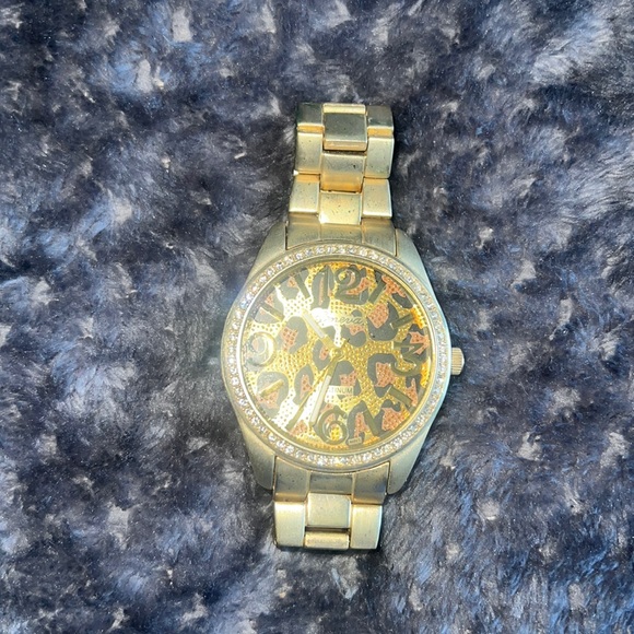 Watch - Picture 1 of 3